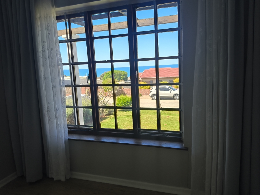 3 Bedroom Property for Sale in Wavecrest Eastern Cape